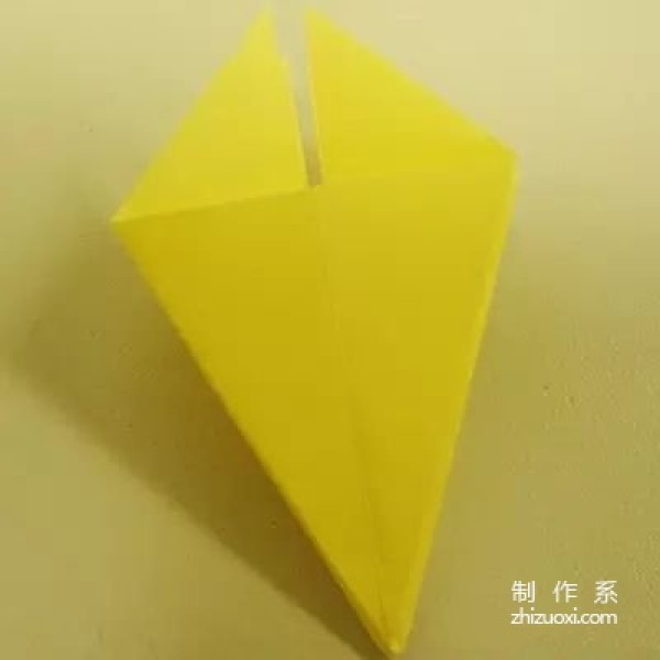 Fresh yellow lily origami method