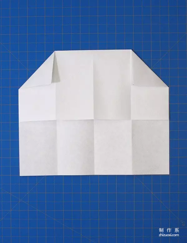 How to fold a paper airplane that looks like a boat and has good gliding properties