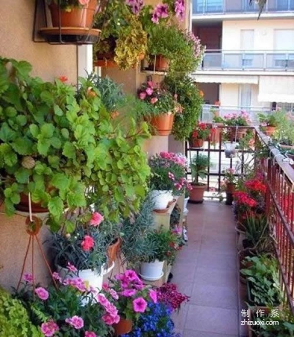 How to decorate your balcony?