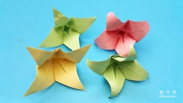 Beautiful origami lilies, easy to make, even children can learn