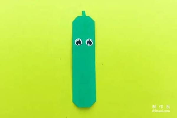 Simple origami for children: How to fold a cucumber (step-by-step illustration)