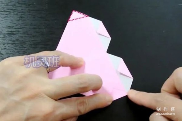 How to fold a simple origami heart using square handmade paper (step-by-step illustration)