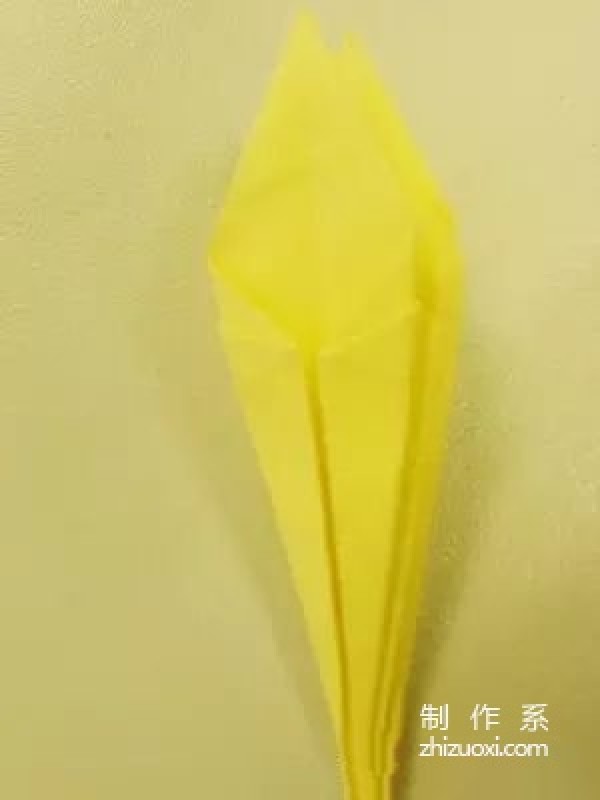 Fresh yellow lily origami method