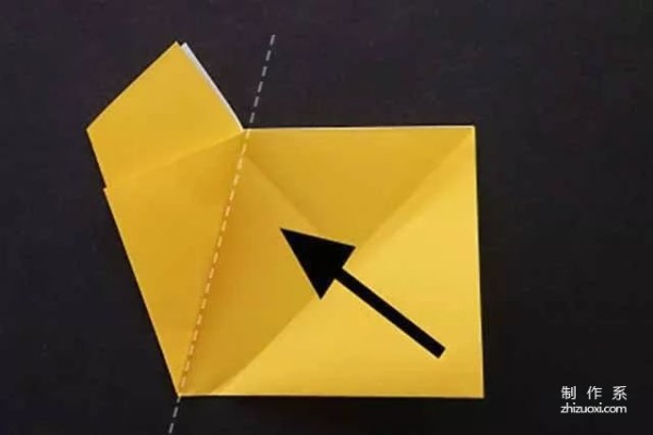 A simple method for children to cut out a five-pointed star from origami (step-by-step illustration)