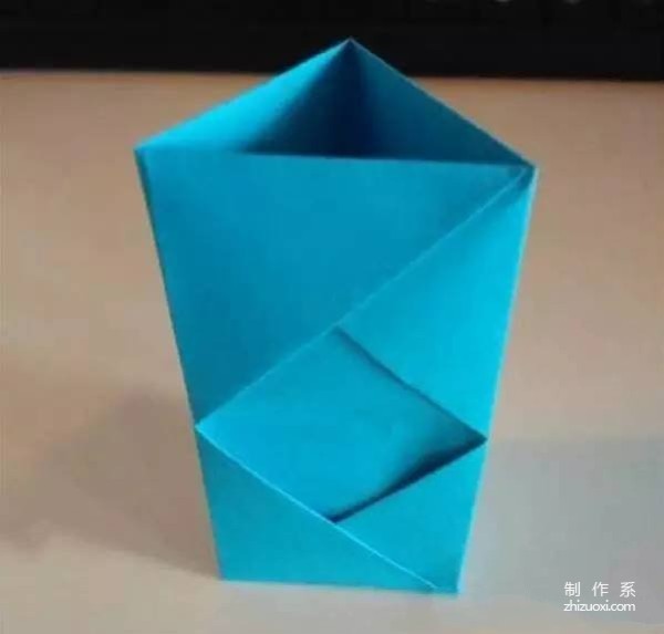 Triangular origami pen holder tutorial