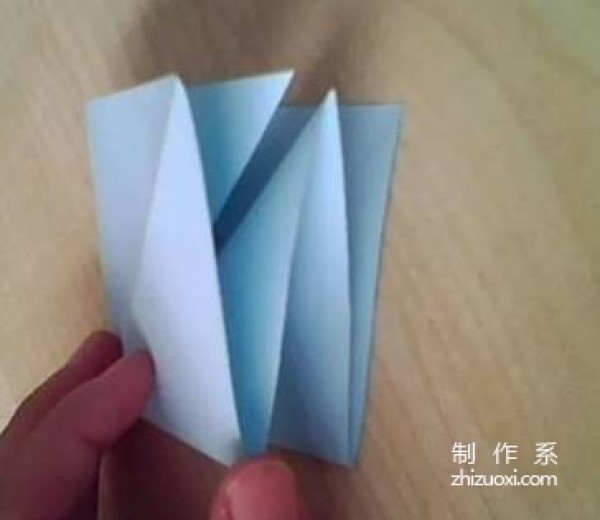 Illustration of how to fold a simple paper crane