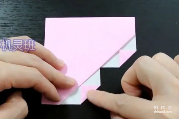 How to fold a simple origami heart using square handmade paper (step-by-step illustration)