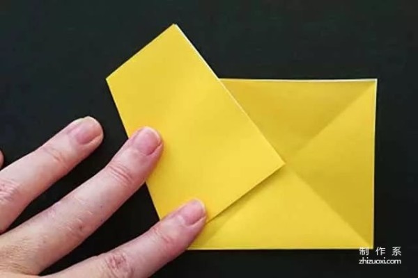 A simple method for children to cut out a five-pointed star from origami (step-by-step illustration)