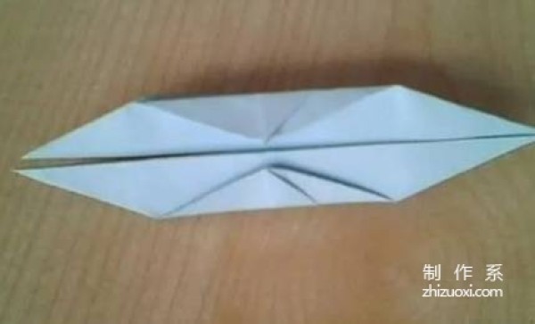 Illustration of how to fold a simple paper crane