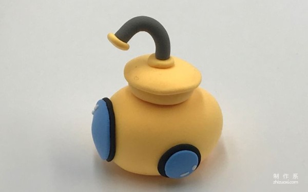 Make a simple clay submarine