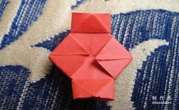 Illustrations of two simple methods for children to make origami lanterns