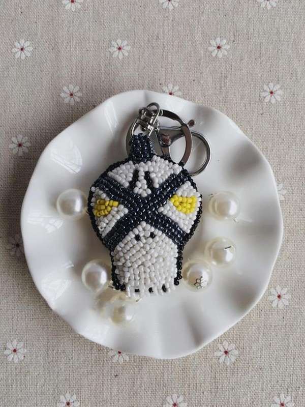 Appreciation of the creative keychains of beaded handmade DIY small animal pendants