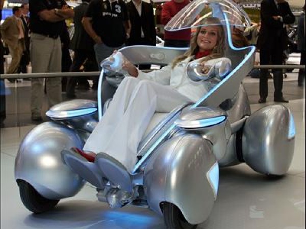 Toyota i-unit concept car can be driven while lying down or sitting