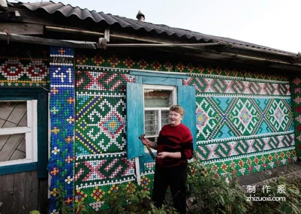 30,000 bottle caps decorate the mural