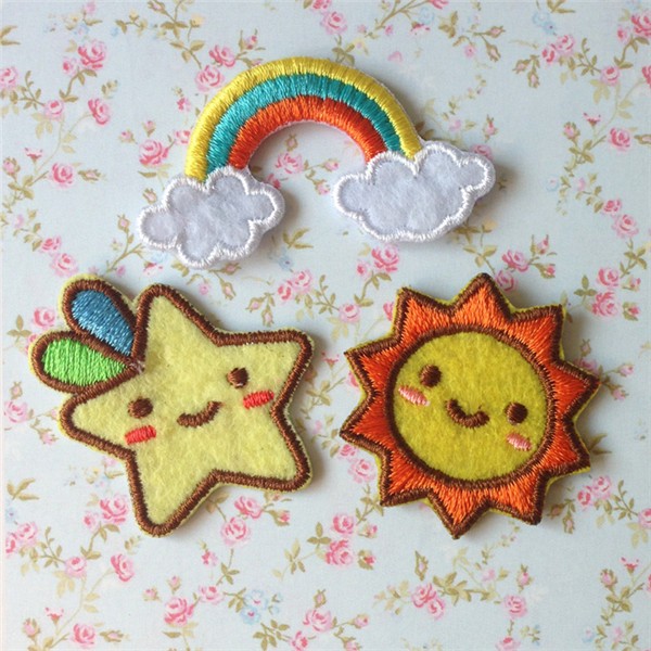 Fashionable cartoon hand-embroidered cute little badge made by DIY