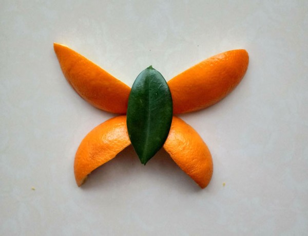 How to use orange peel to create a simple collage of small butterflies