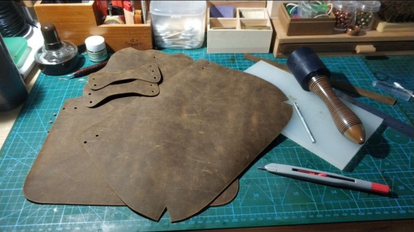 Crazy horse leather hunter bag making