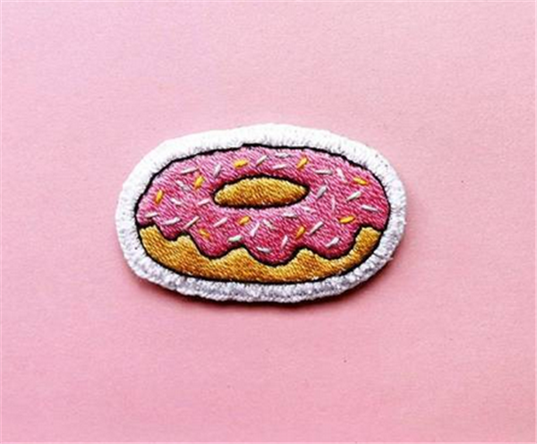 Appreciation of creative small embroidery and fresh handmade DIY embroidery products