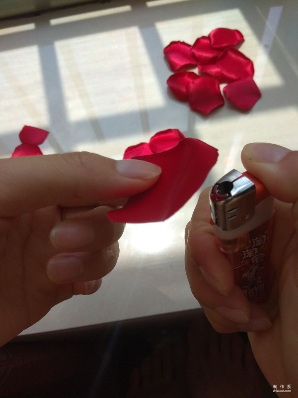 Handmade ribbons, handmade methods of burning beautiful roses on ribbons