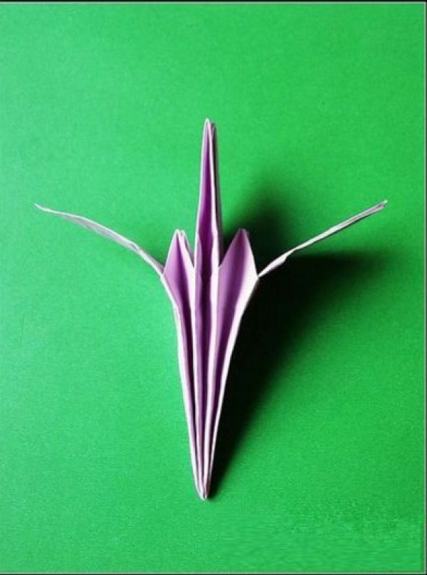 Tutorial on how to make origami lilies for children