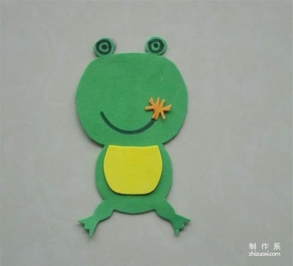 Childrens handcrafts use sponge paper to make creative childrens DIY little frog stickers