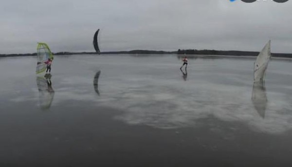 The worlds fastest skating speed, with a sail attached to the body, reaching a speed of 110 kilometers per hour