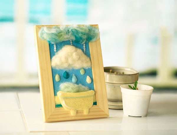 Appreciate the beautiful blue sky and white clouds photo frame made by DIY using wool felt