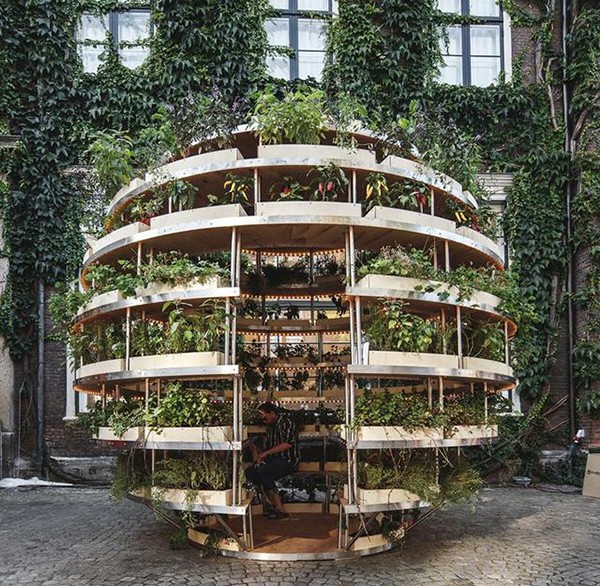 IKEA: 20 wooden boards create a creative indoor garden