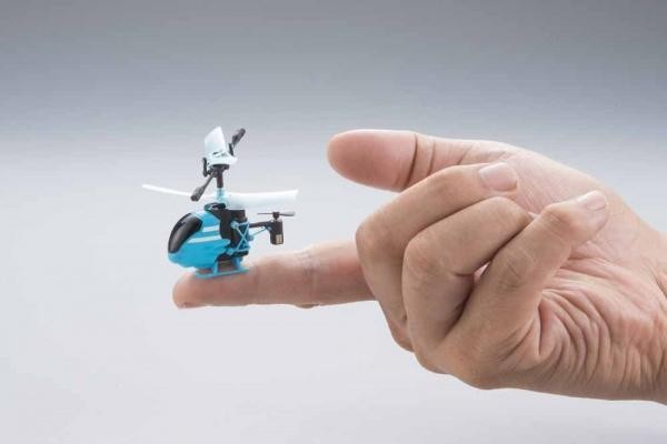 The worlds smallest remote control helicopter