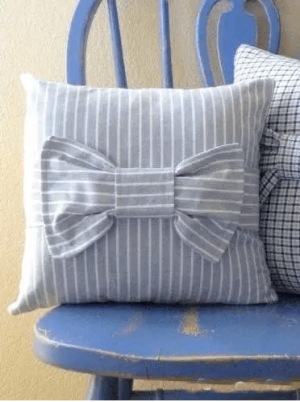 You can use scraps of old clothes to make what you want, and you don’t have to buy pillows anymore! (Attached are 12 tutorials)