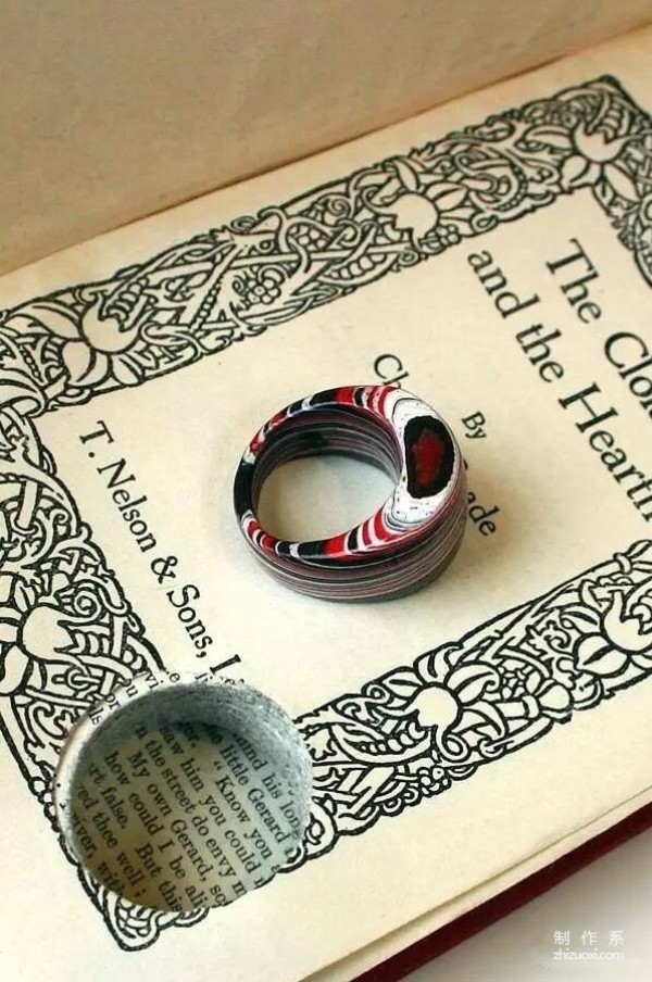 The jewelry hidden in old books is so beautiful!