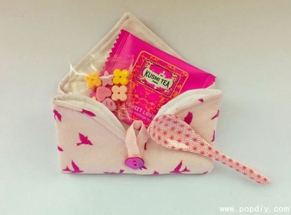 DIY creative handmade foldable love fabric handbag