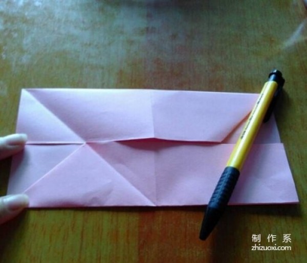 Creative origami tutorials in life-simple and practical mobile phone holder