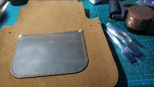 Crazy horse leather hunter bag making