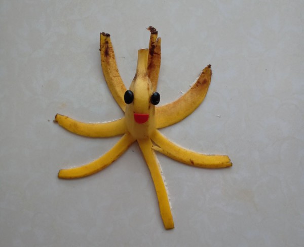 Simple step-by-step method of leaf stickers with banana and octopus