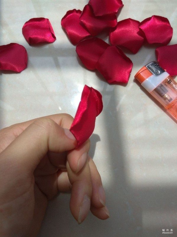 Handmade ribbons, handmade methods of burning beautiful roses on ribbons