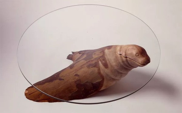 The creative animal coffee table opens up your imagination!