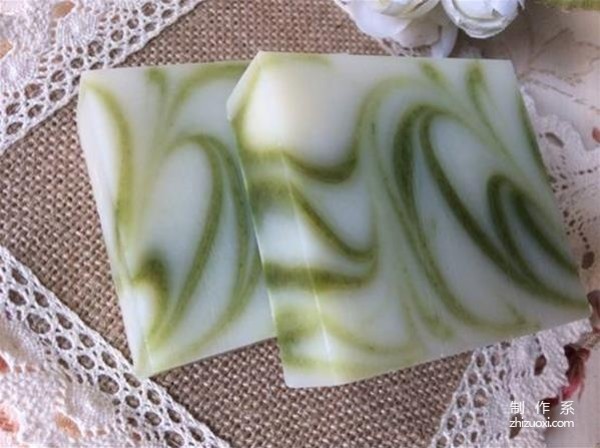 Handmade soap making, tutorial on rendering method of camellia green juice rendering soap