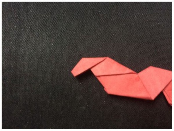 Simple origami for children - tutorial on making a little snake