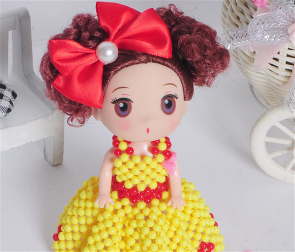 Hand-beaded DIY girls’ favorite little Barbie doll creative works