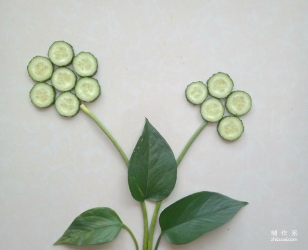 How to make a collage of cucumber flowers