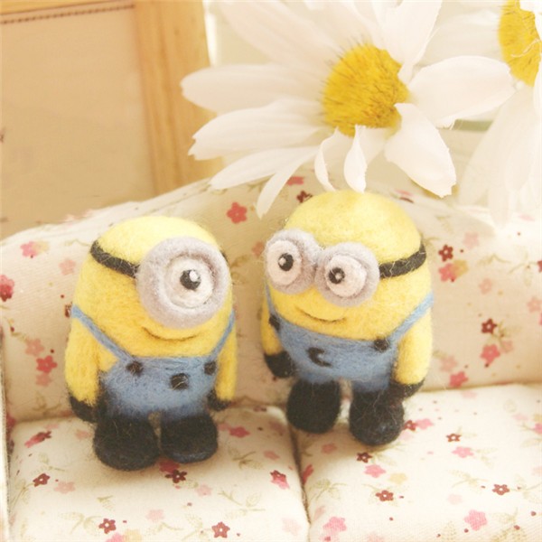 Furry and cute minion made by DIY from wool felt