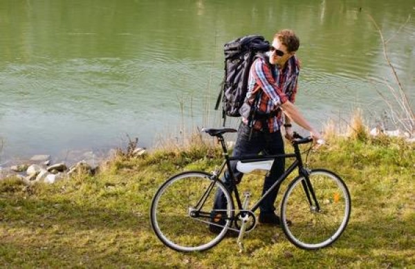 Equipment that collects moisture and converts it into water