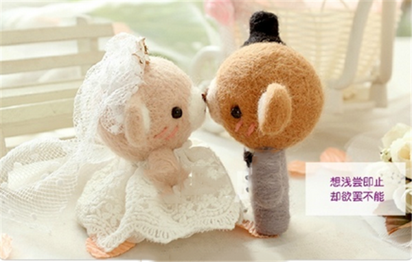 Handmade Wool Felt DIY Romantic Bear Couple and Festive Formal Wedding Dolls