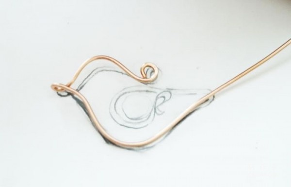 Metal wire winding jewelry, beautiful and cute bird-style sweater chain pendant handmade method