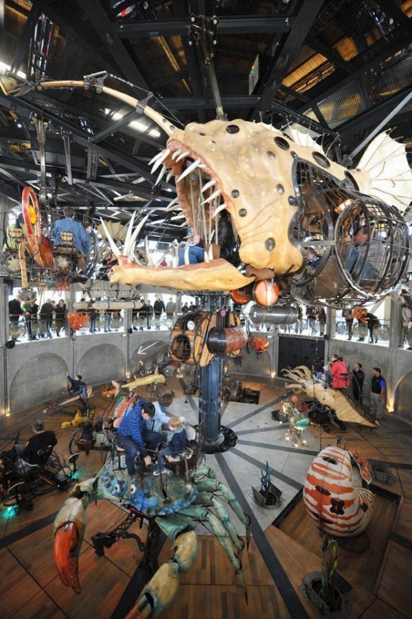 Mechanical City of Nantes, France: Robot animals are on the move