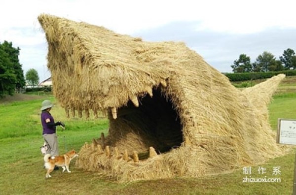 Straw Art: Creative Sculpture