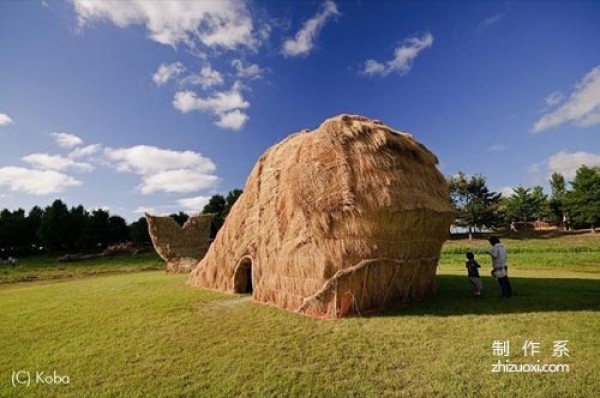 Straw Art: Creative Sculpture