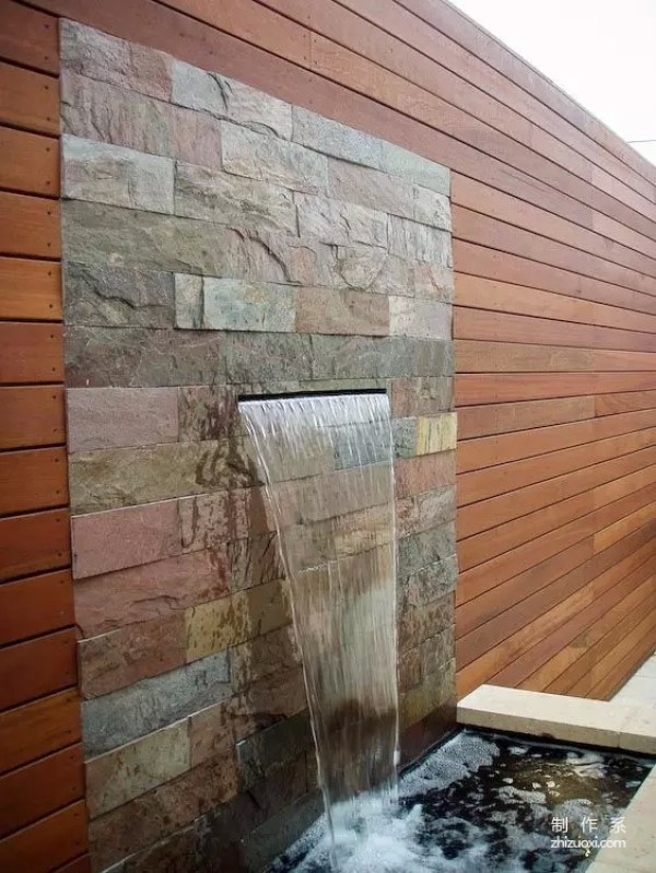 The wonderful interplay of water and wall is amazing!