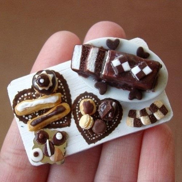 Exquisite miniature food carvings